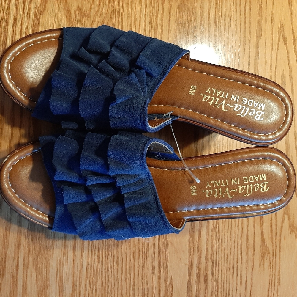 Awesome Bella Vita wedge sandals size9 new.